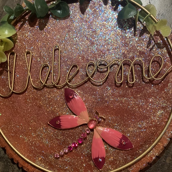Pretty dragonfly sparkly welcome sign - Picture 2 of 2